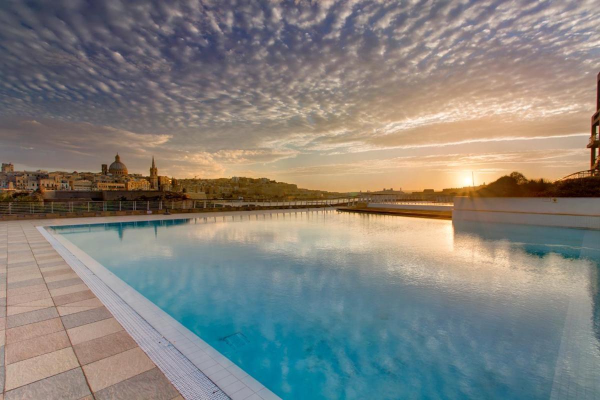 Super Luxury Apartment In Tigne Point, Amazing Sea Views Sliema Eksteriør bilde