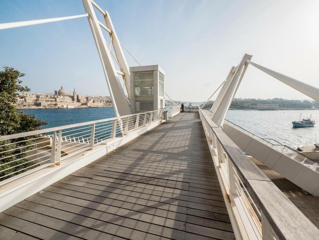 Super Luxury Apartment In Tigne Point, Amazing Sea Views Sliema Eksteriør bilde